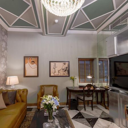 The Claridges New Delhi Hotel Екстериор снимка