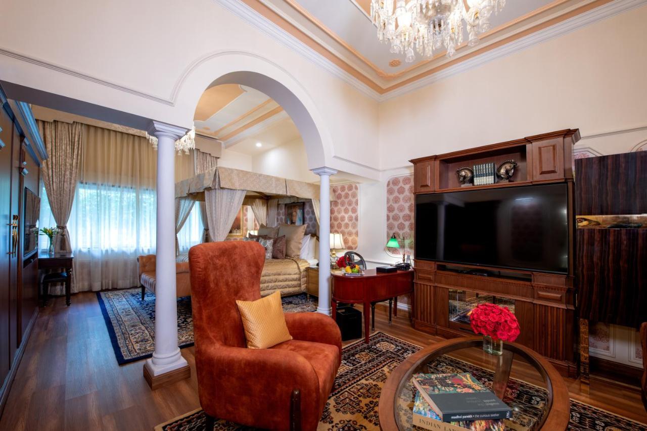 The Claridges New Delhi Hotel Екстериор снимка A suite at the Imperial