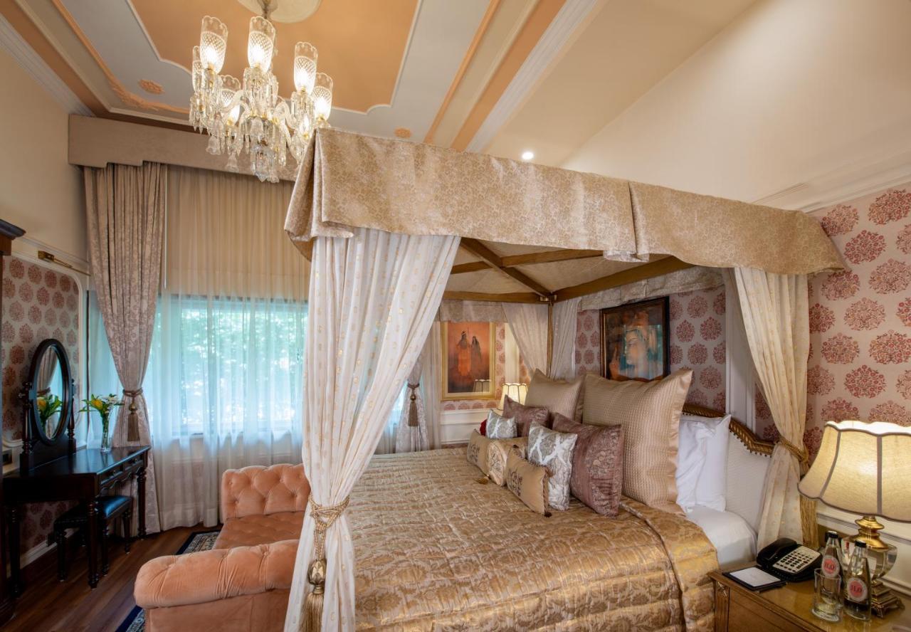 The Claridges New Delhi Hotel Екстериор снимка A bedroom at the Imperial Hotel